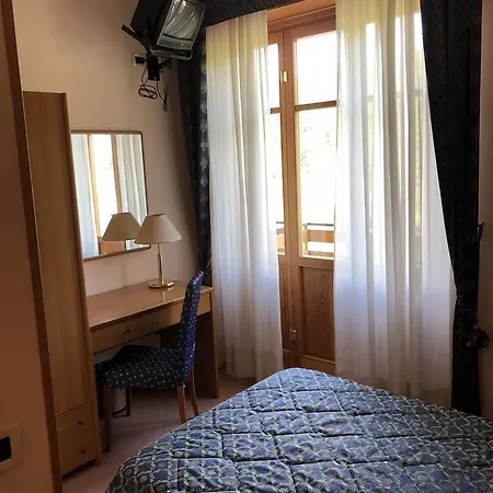Colle Di Nava Lorenzina 3* Pornassio