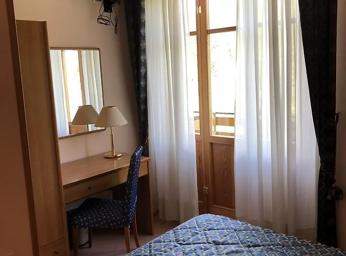 Colle Di Nava Lorenzina 3* Pornassio
